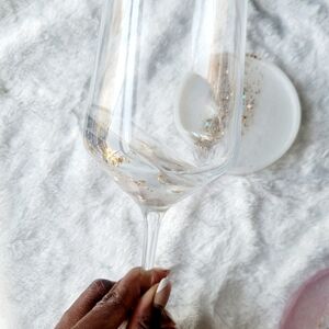 Glam Wine Glass- White Pearl